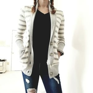 American Eagle Outfitters Small Sweater Cute